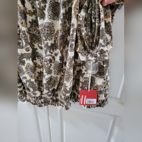 Plus size Women's blouse - Picture 11 of 11